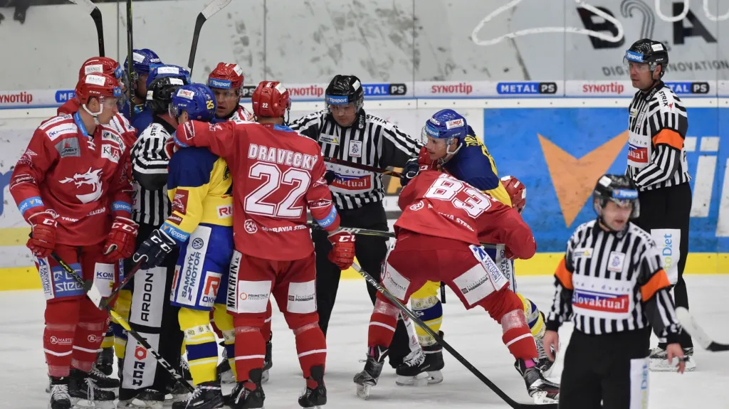 Potyčka v utkání Zlín - Třinec