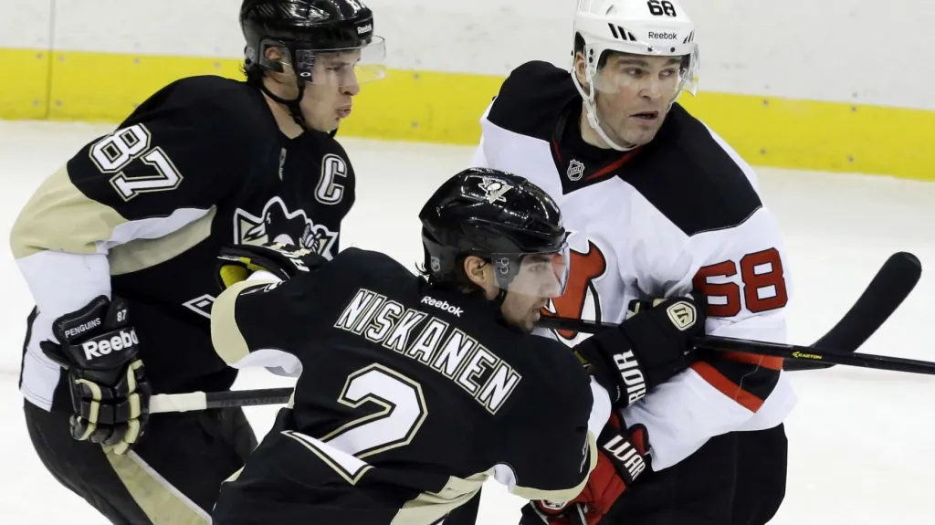 Jaromír Jágr v utkání s Pittsburghem