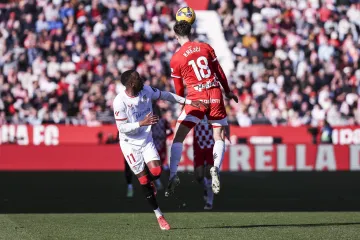 Ladislav Krejčí v utkání se Sevillou