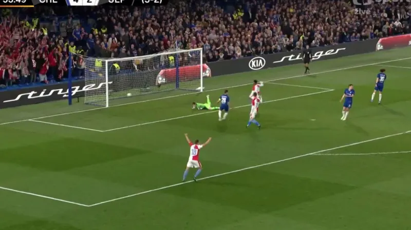 Gól v utkání Chelsea - Slavia Praha: Ševčík - 4:3 (55. min.)