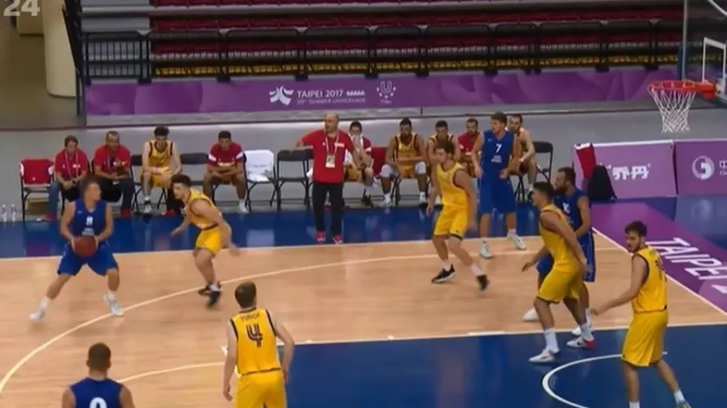 Basketbalisté porazili na univerziádě Rumunsko 72:60