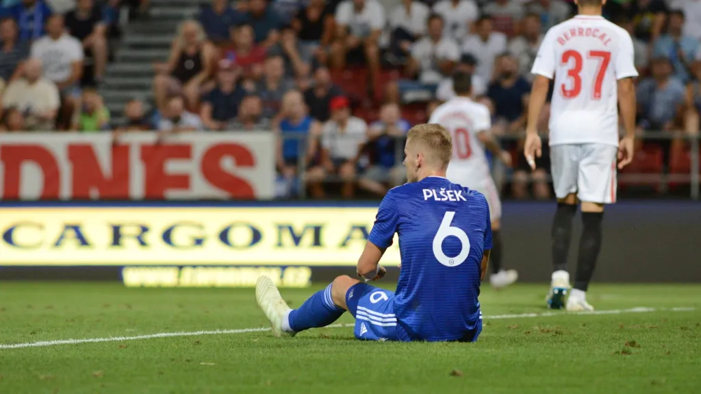 Jakub Plšek z Olomouce v utkání proti Seville