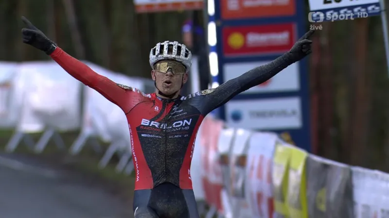 Závěr závodu ČP cyklokrosařů ve Veselí nad Lužnicí