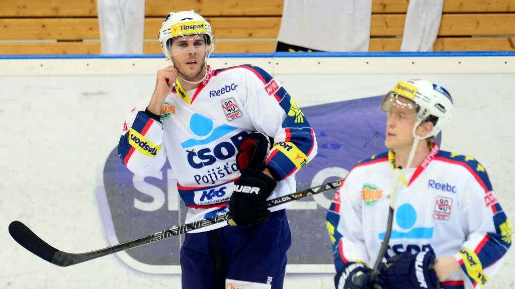 David Krejčí a Aleš Hemský v dresu Pardubic