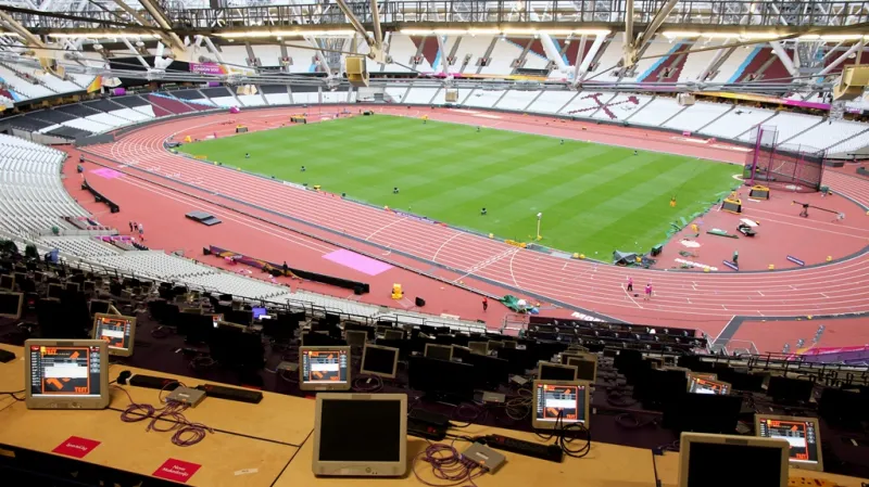 Pohled na Olympijský stadion z novinářské tribuny