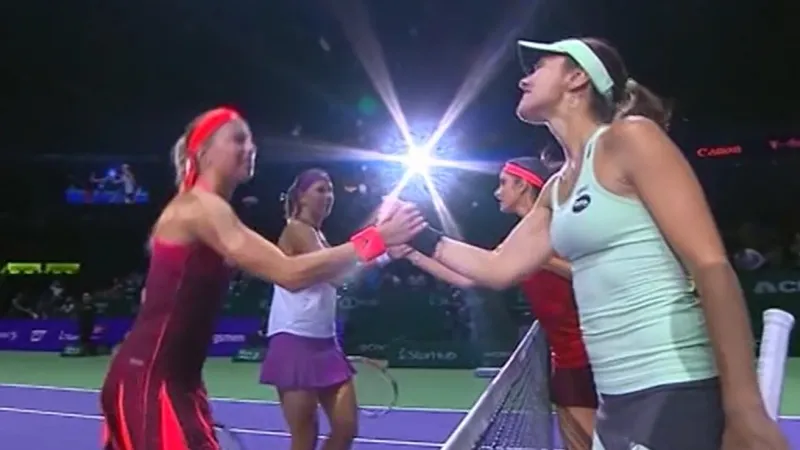 Hláváčková s Hradeckou na pár číslo jedna nestačily