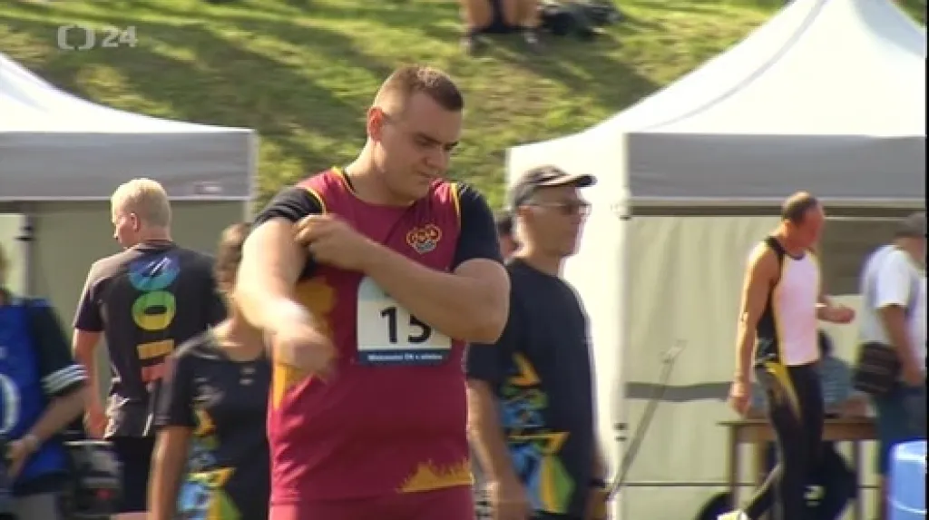 K titulům Dukly pomohl výbornými výkony i koulař Prášil