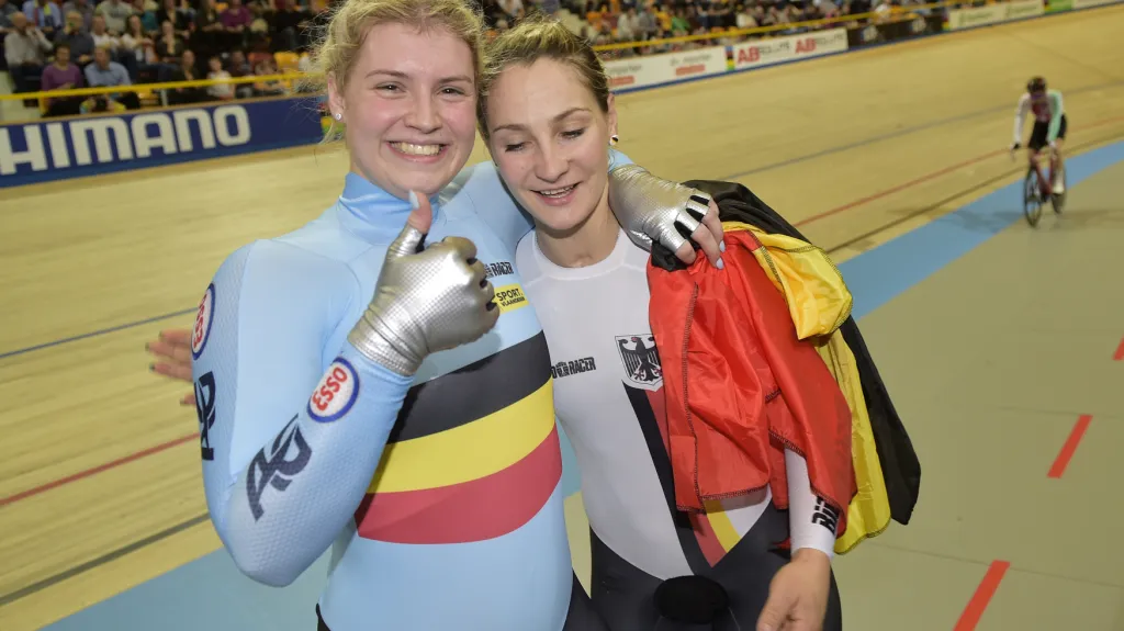 Nicky Degrendeleová s Kristinou Vogelovou