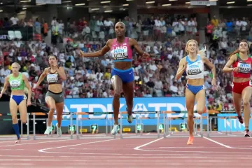 Nikoleta Jíchová (druhá zprava)