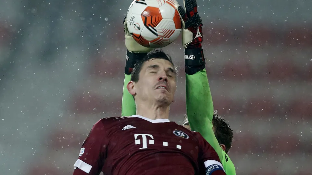 David Pavelka v utkání proti Bröndby Kodaň