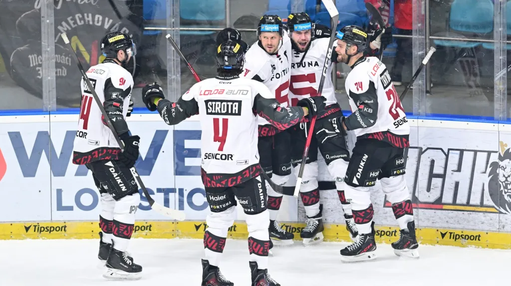 Hokejisté Sparty slaví