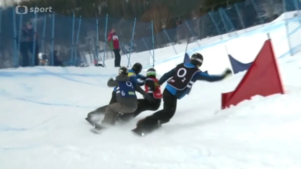 Hopjákové se na startu ČP ve snowboardcrossu dařilo