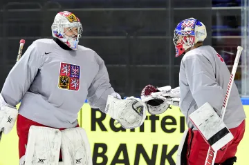 Dominik Furch a Pavel Francouz na tréninku české reprezentace