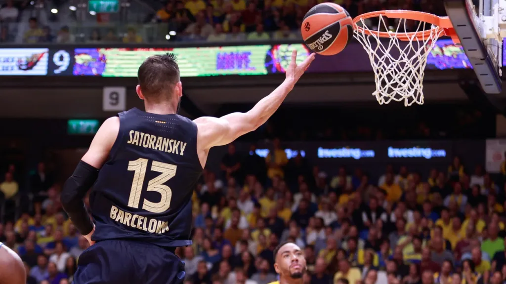 Zakončující Tomáš Satoranský