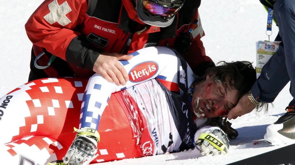 Ondřej Bank po pádu v superkombinaci