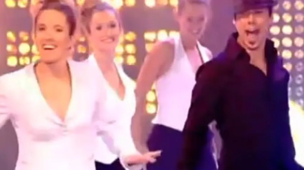 Justine Heninová v charitativní show