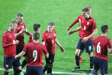 Radost hráčů jednadvacítky po gólu v kvalifikaci