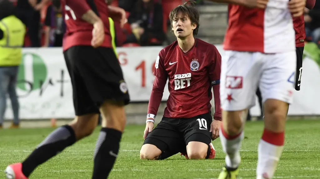 Tomáš Rosický ze Sparty při derby proti Slavii