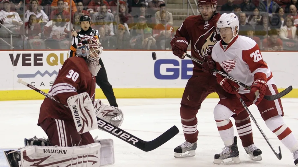 Souboj českých hráčů Michala Rozsívala s Jiřím Hudlerem