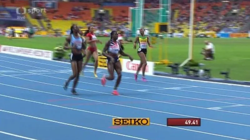 Čtyřstovku žen těsně vyhrála Američanka Ohuruoguová