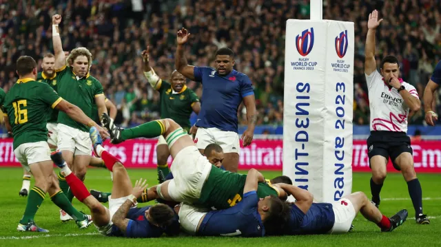 Francie – JAR: Rozhodující pětka Etzebetha a trestný kop Pollarda