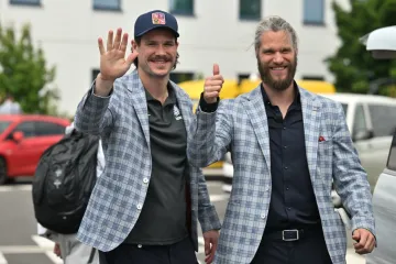 Tomáš Kundrátek a Michal Jordán na pražském letišti