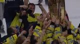 Hokejisté Zlína slaví s Masarykovým pohárem pro mistra extraligy