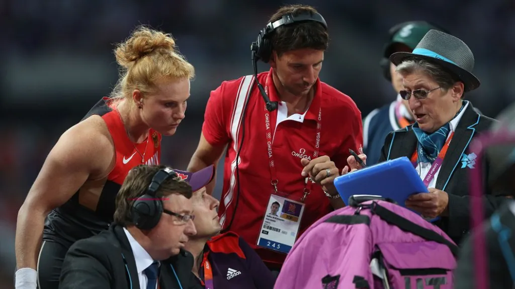 Kladivářku Heidlerovou málem připravila o medaili chyba sudích