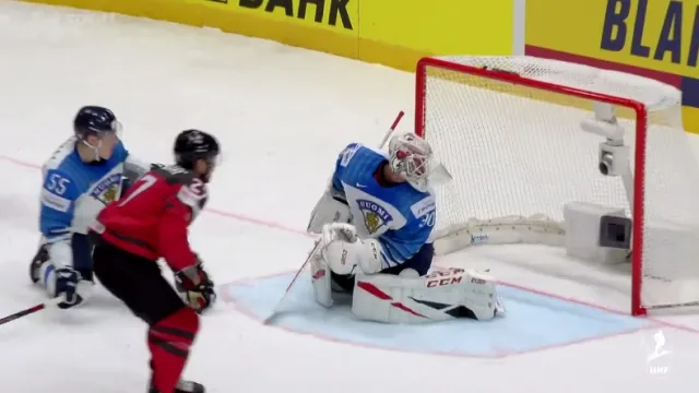Gól v utkání Kanada - Finsko: Theodore - 1:0 (10. min.)