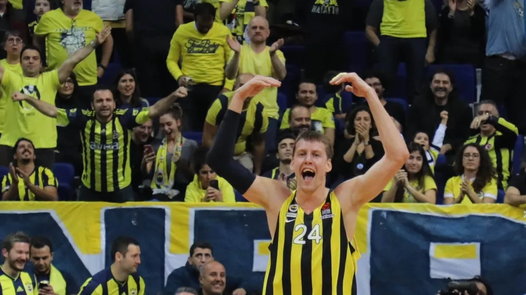 Basketbalista Fenerbahce Jan Veselý