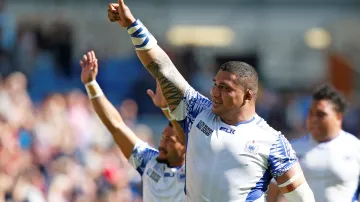 Hráči Samoy zdraví fanoušky po výhře nad USA