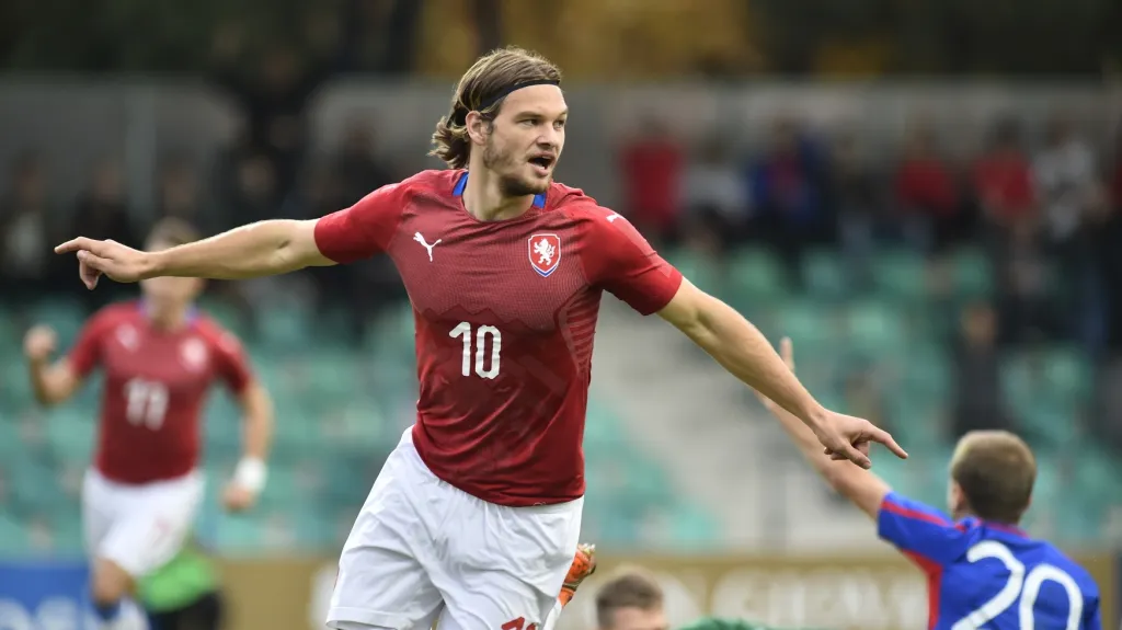 Matěj Pulkrab se raduje z gólu 