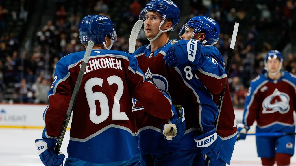 Martin Nečas se spoluhráči z Colorada