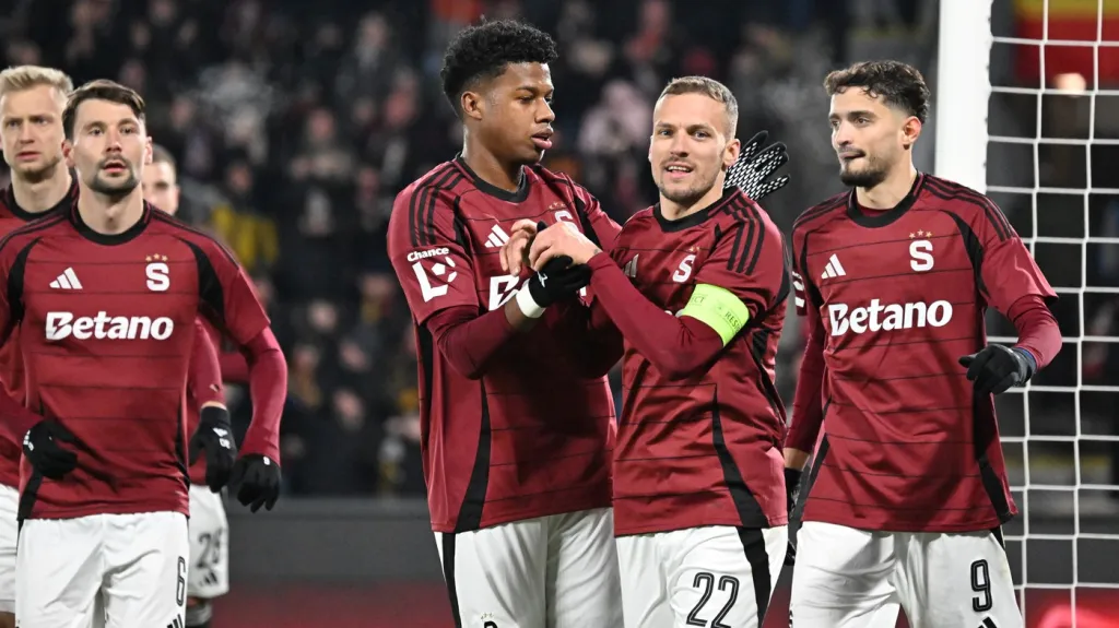 Slavící hráči Sparty