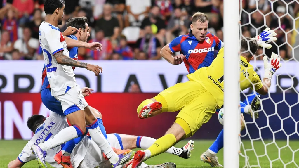 Šance Matěje Vydry v zápase s Rangers