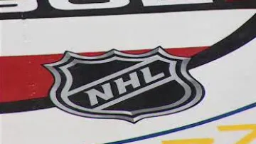 Logo NHL na ledové ploše