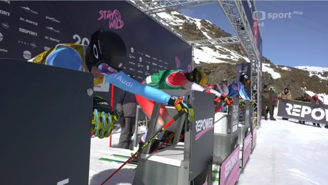 Finále závodu smíšených týmů ve skikrosu na MS v Engadinu