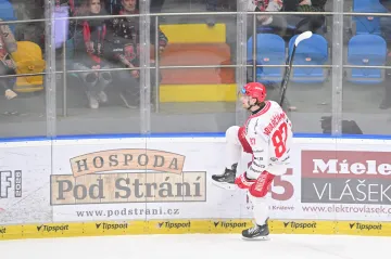 Michal Kovařčík se raduje z gólu v Hradci