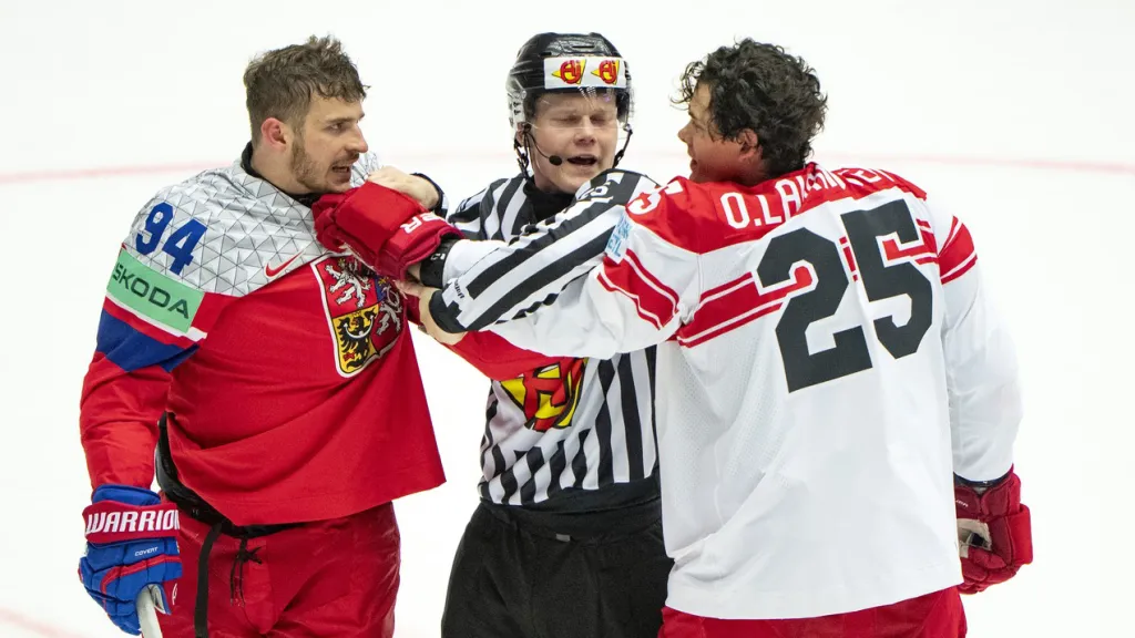 Jakub Lauko v souboji s Dánem Oliverem Lauridsenem