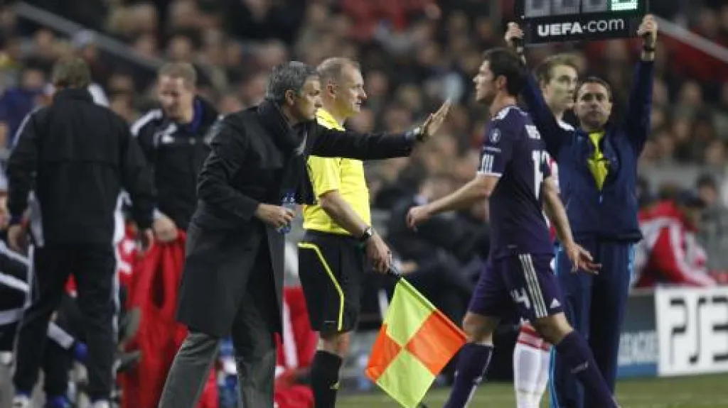 José Mourinho diriguje hru Realu