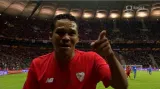 Gól v utkání Dněpropetrovsk - Sevilla: Bacca - 1:2 (31. min.)