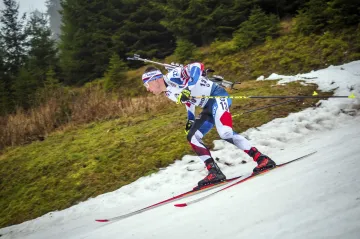 Biatlonista Michal Krčmář během závodu SP v Oberhofu