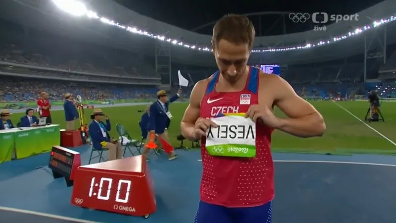 Postupový hod Vítězslava Veselého v kvalifikaci oštěpařů