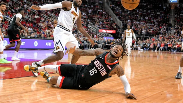 Houston si vyšlápl na Denver, Nuggets ale jsou dál na Západě druzí