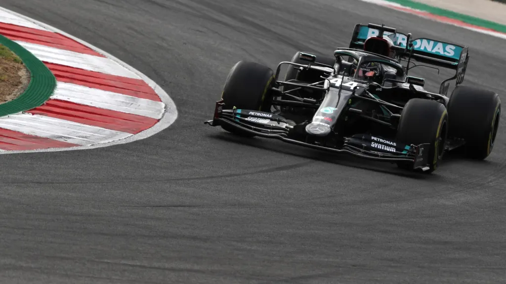 Lewis Hamilton při svém 92. vítězství v F1