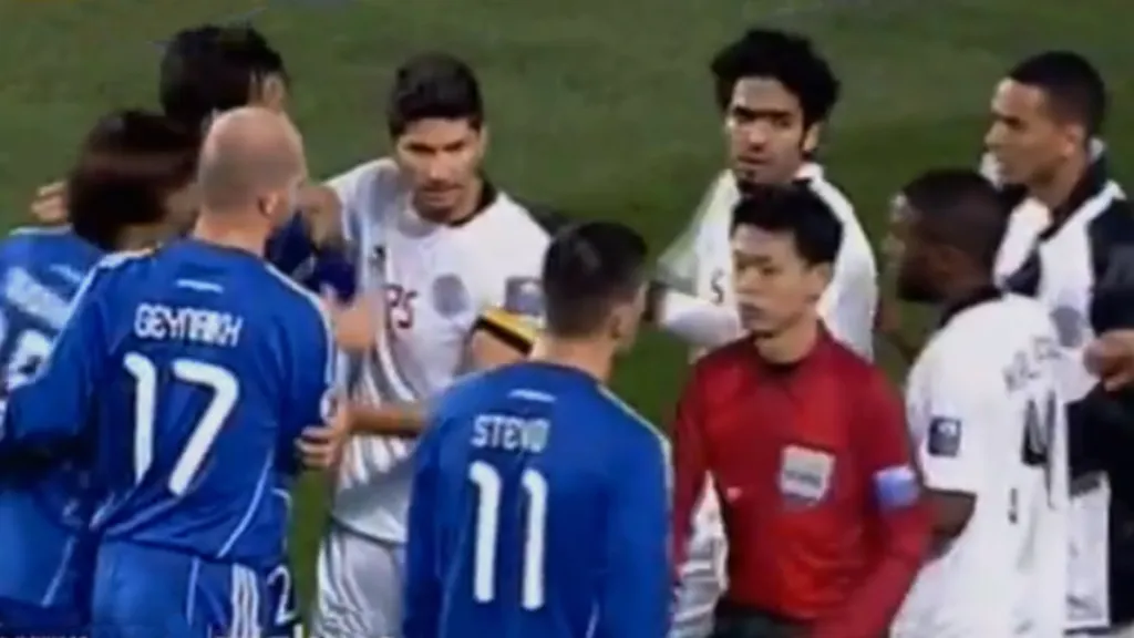 Rvačka v zápasu Al Sadd - Suwon Bluewings