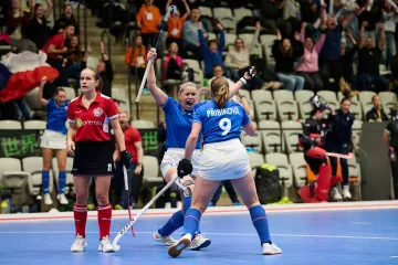 Slavící české pozemní hokejistky