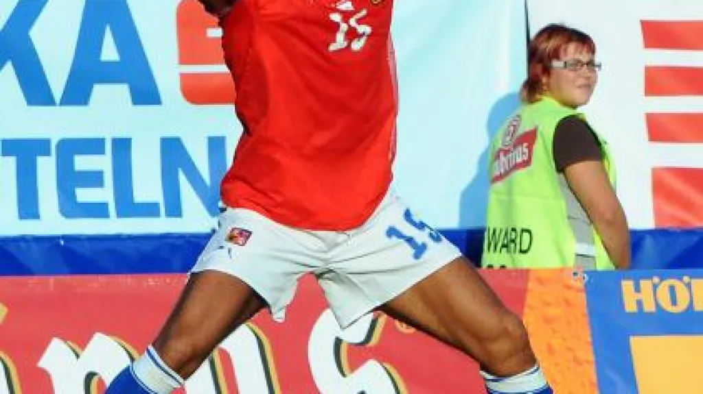 Milan Baroš se raduje z gólu