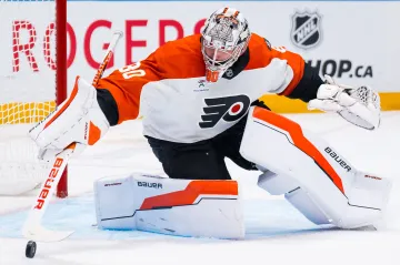 Daniel Vladař z Philadelphie v akci