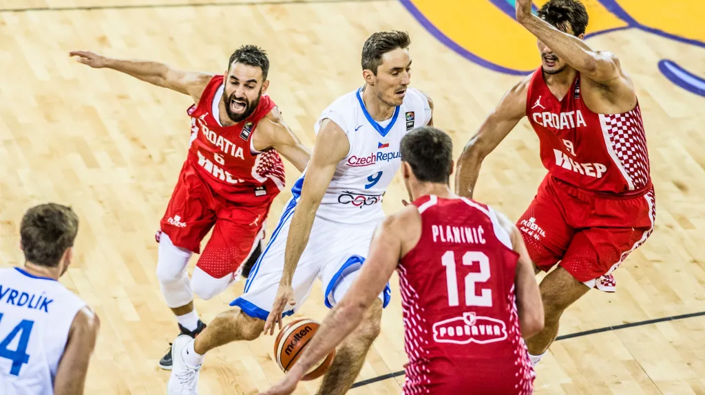 Jiří Welsch (číslo 9) v utkání proti Chorvatsku